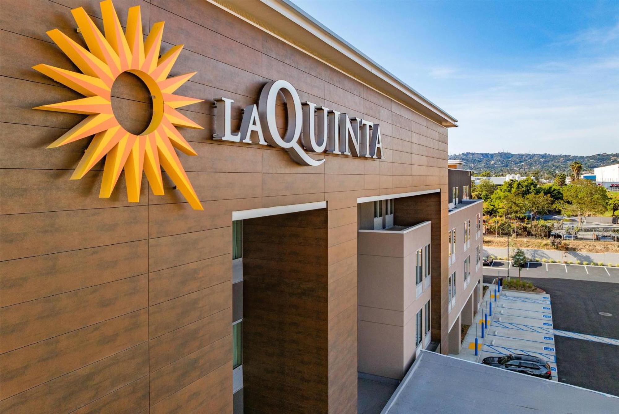 La Quinta Inn & Suites By Wyndham La Habra Exterior photo